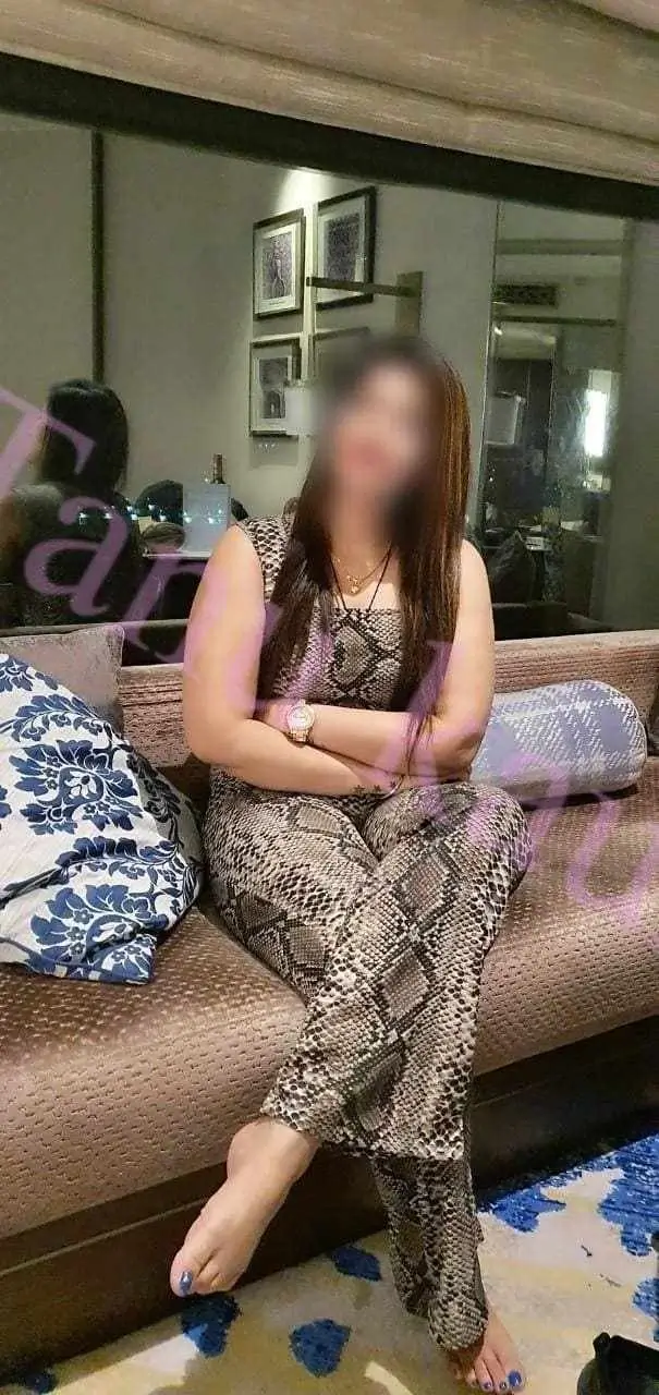 call girls in juhu